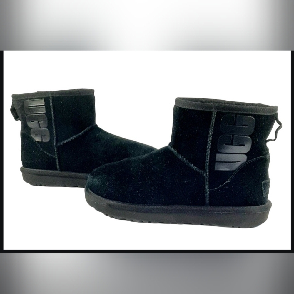 Ugg Classic Mini Ugg Rubber Logo Graphic Black Boots Womens Sz 7